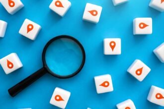 how to do local seo - magnifying glass with red location pins